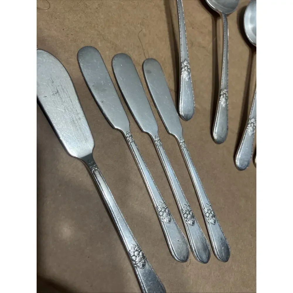 VGT 1847 Rogers Bros Silverplate Flatware Set Of 15 Pc Adoration Pattern 1939